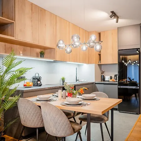 Podgórze - Parking, Balcony - By Rentujemy Apartamento *