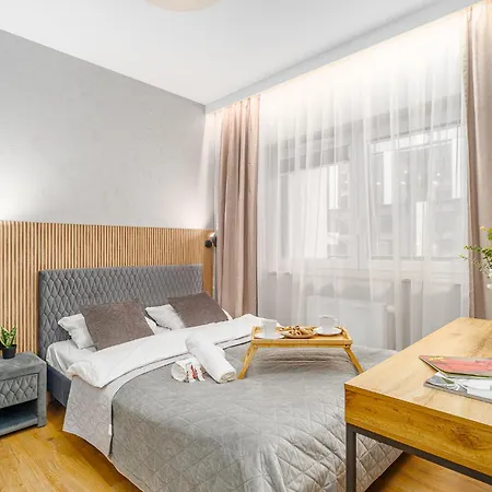 Apartment Podgorze - Parking, Balcony - By Rentujemy Krakow